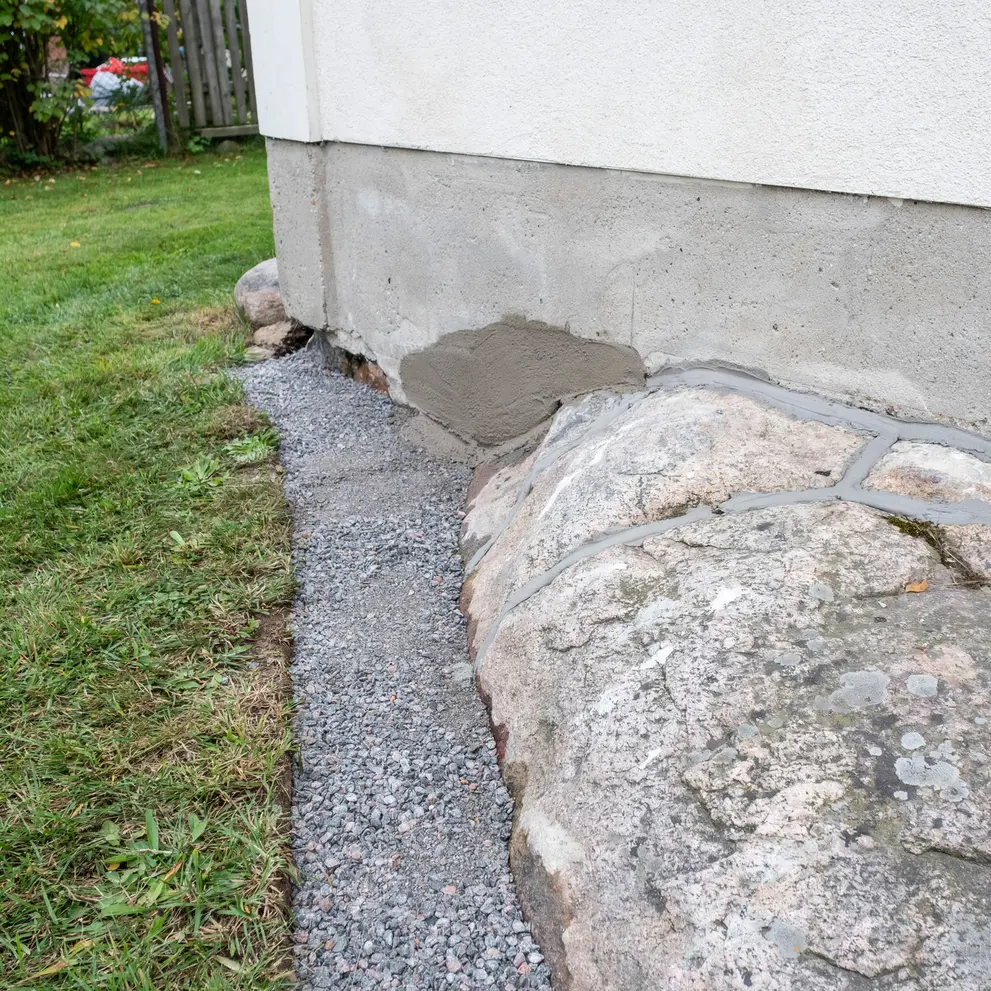 tata sprickor i berg betonglagning huddinge stockholm